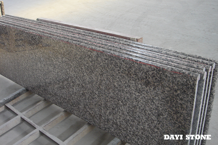 G522 Leopard Skin Granite Stone Countertop Polished Laminated edge 96x26